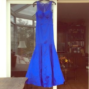 Brilliant blue Trumpet/Mermaid style dress